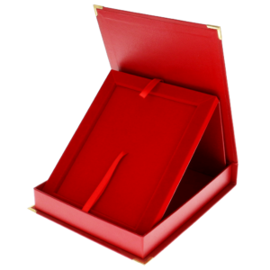 Ekskluzywne etui z tworzywa sztucznego czerwone -pionowe