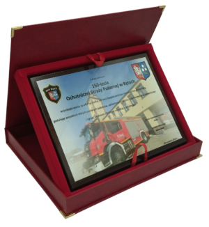 Dyplom drewniany z grawerem złoty w etui bordo - S6DD01